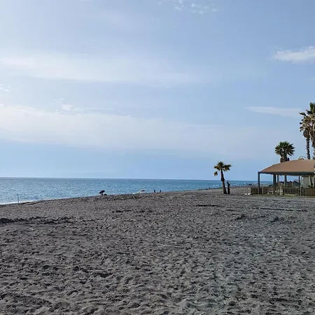 Appartement 3 Min Walk To Award Winning Beaches!