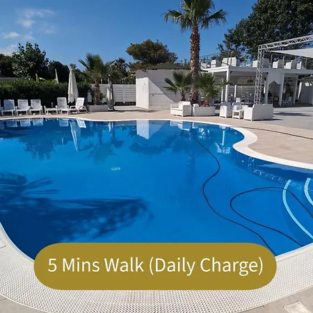 3 Min Walk To Award Winning Beaches! Cipollina